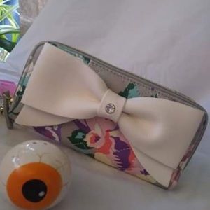 NWT Betsy Johnson wallet